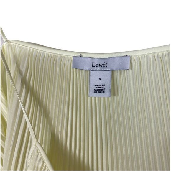 Lewit Pleated Swing Tank Top - Picture 4 of 5